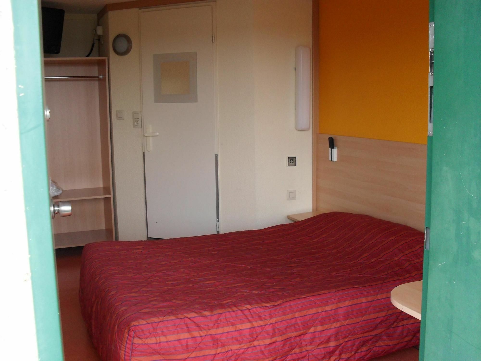 Hotel Premiere Classe / *